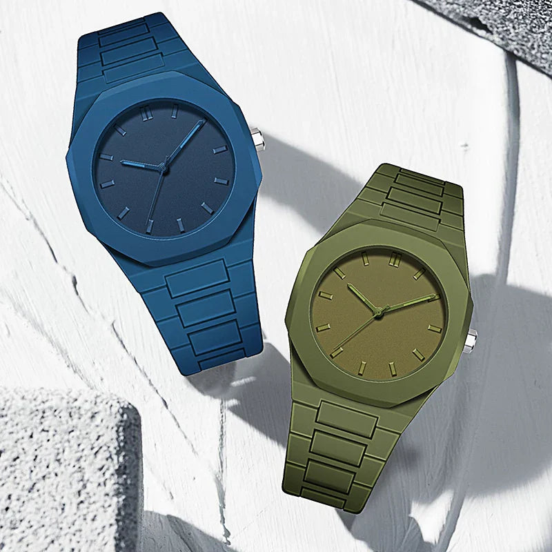 Reloj informal resistente al agua: diseño sencillo de silicona para uso diario.